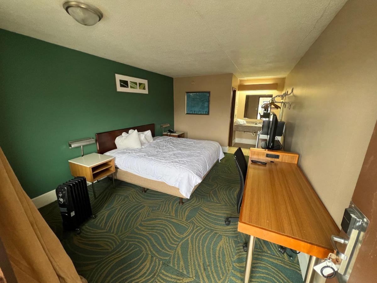 Hilltop Inn Pittsburgh Crafton Zewnętrze zdjęcie
