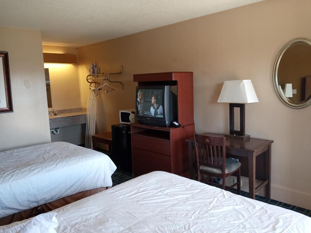 Hilltop Inn Pittsburgh Crafton Zewnętrze zdjęcie