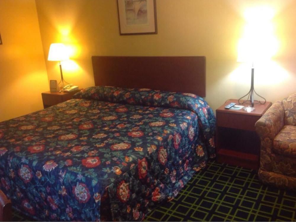 Hilltop Inn Pittsburgh Crafton Zewnętrze zdjęcie